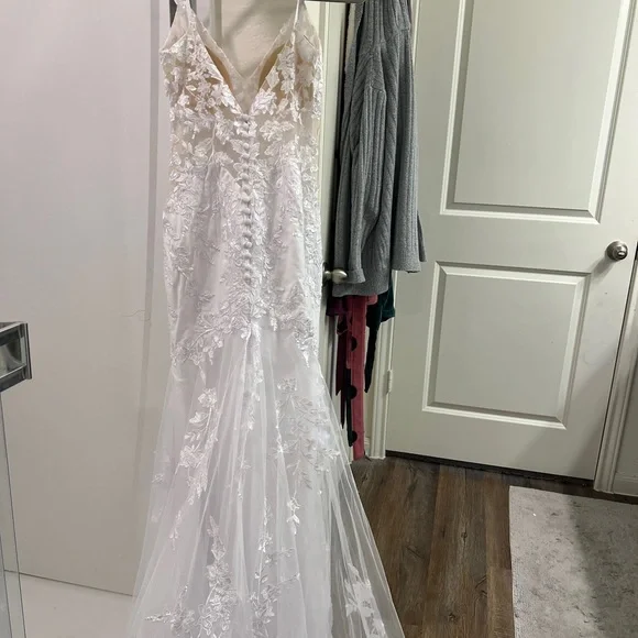 Mermaid Wedding Dress - Picture 4 of 7